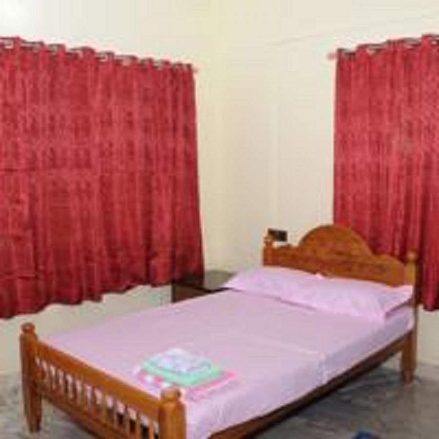 Sanam Beach House Канур Екстериор снимка
