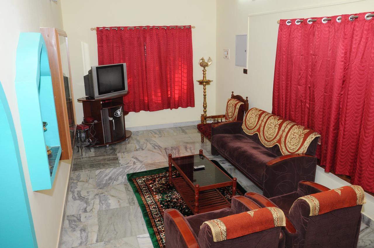 Sanam Beach House Канур Екстериор снимка