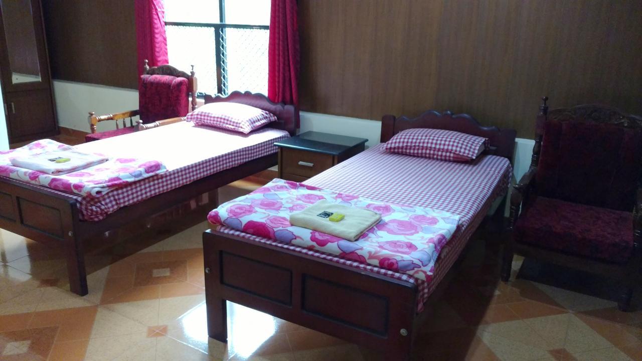Sanam Beach House Канур Екстериор снимка